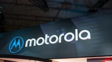 معايير عالمية.. موتورولا تطلق هاتفها الجديد بميزة مقاومة الماء والغبار المتطورة